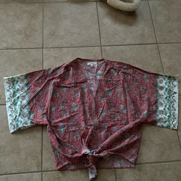Gently Used Beautiful Max Studio Crop Top with Tie - Picture 1 of 6